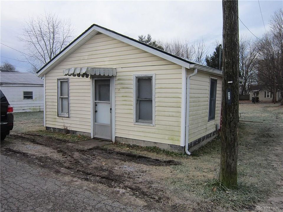 1st image of 275 Center St