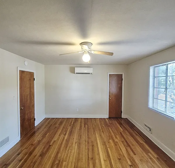 3230 W Grace St #6 — Photo 14