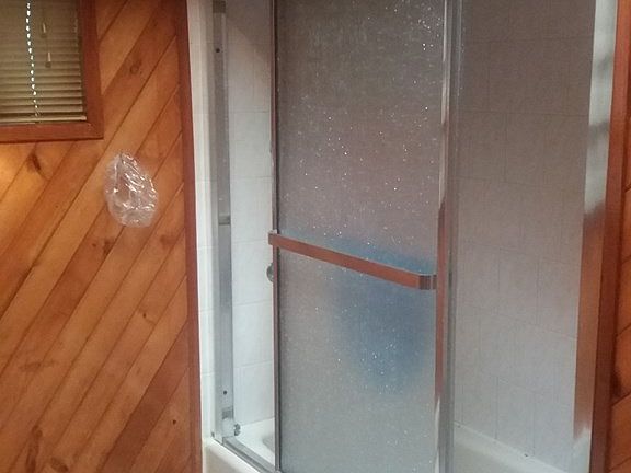 5th image of 3064 Heath Ave