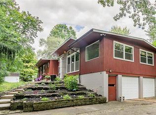 8300 Usher Rd, Olmsted Falls, OH 44138