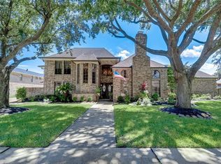 6826 Cedar Point Dr, Pasadena, TX 77505