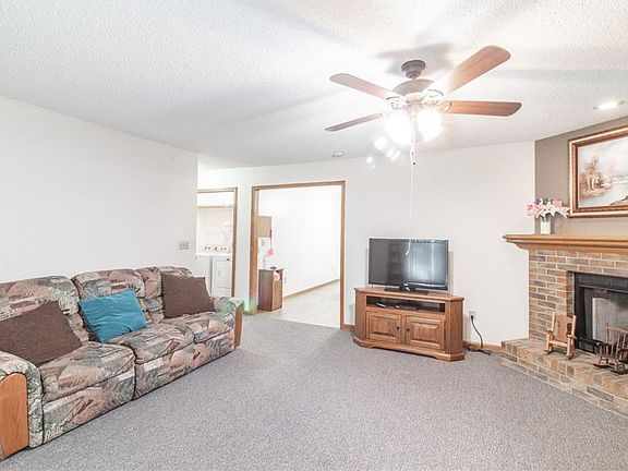4th image of 1213 Fox Run Dr