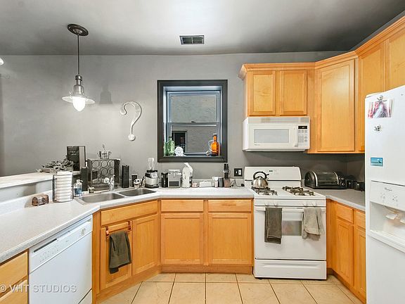5th image of 2642 N Talman Ave APT 3B