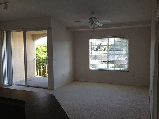 5th image of 323 Villa Cir