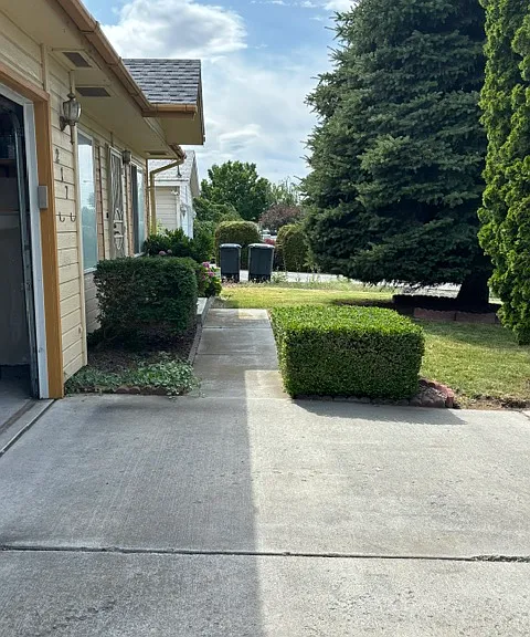 217 E Belair Dr — Photo 3
