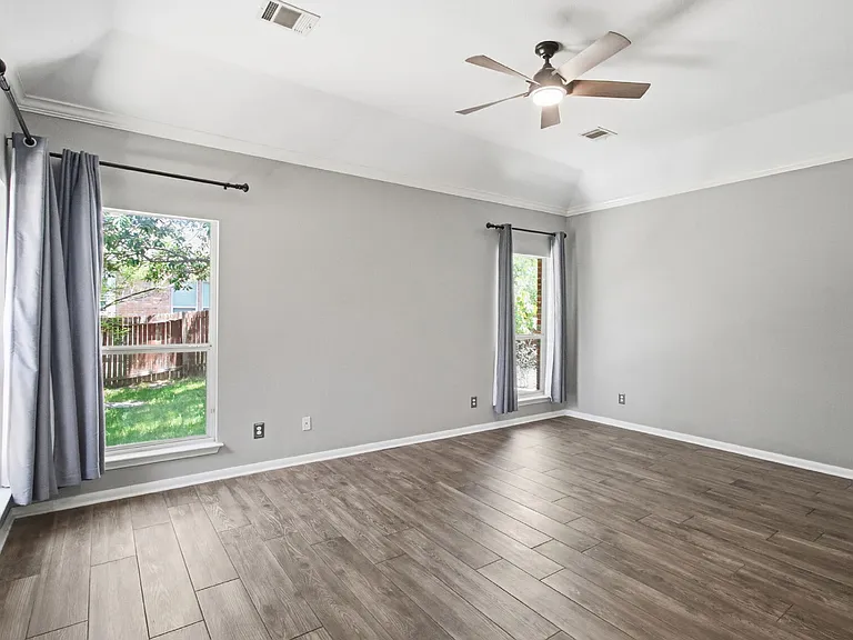 8603 Solano Dr — Photo 15