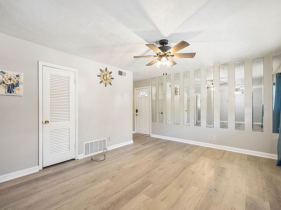 5th image of 4958 Gardiner Dr