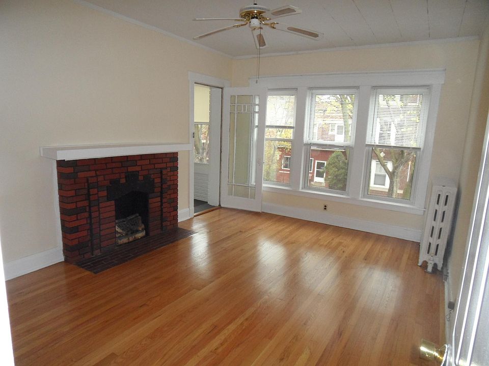 1st image of 6306 N Lakewood Ave #2