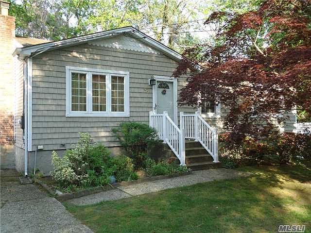 1st image of 67 Hewlett Dr