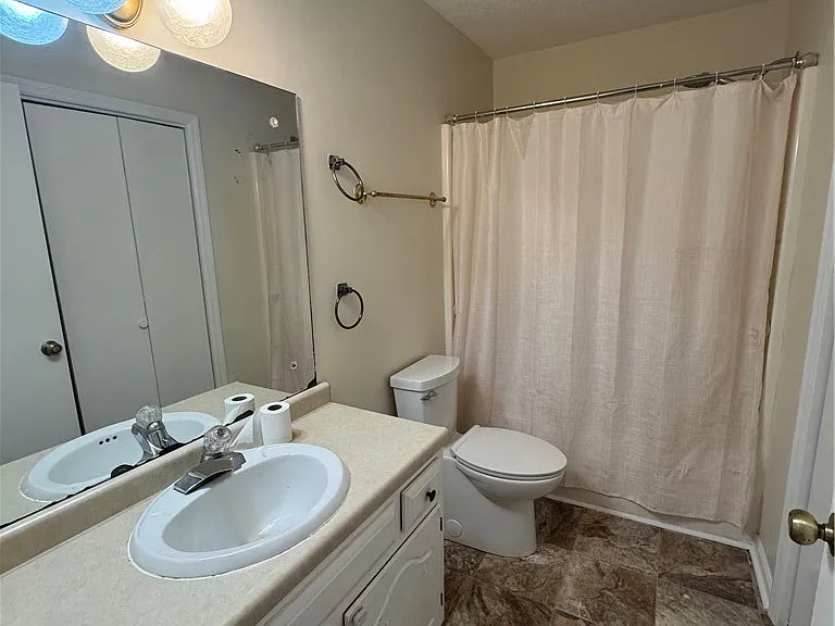 1041 Limmerick Dr — Photo 15