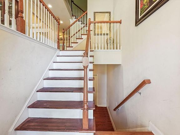 4th image of 3808 Fairhill Point