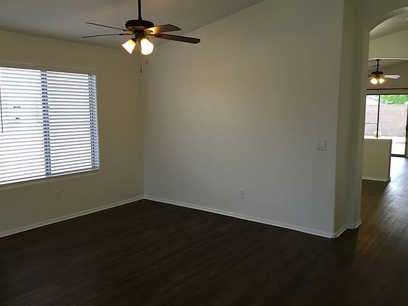 3rd image of 16067 W Moreland St
