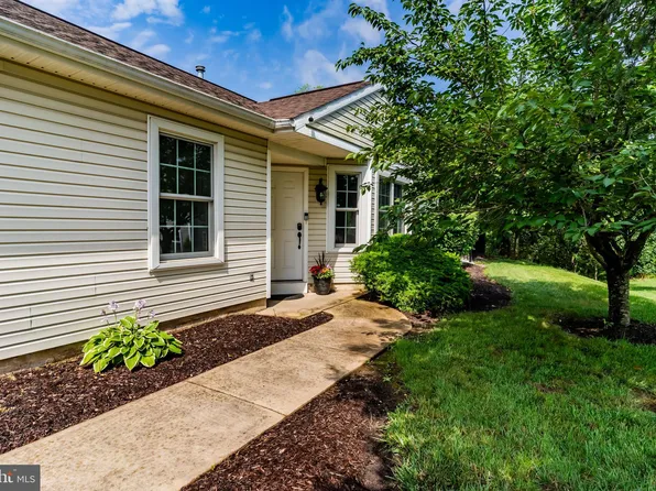 712 N Highlands Dr, Harrisburg, PA 17111