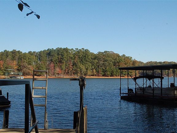 3rd image of 1006 Pinelake Dr