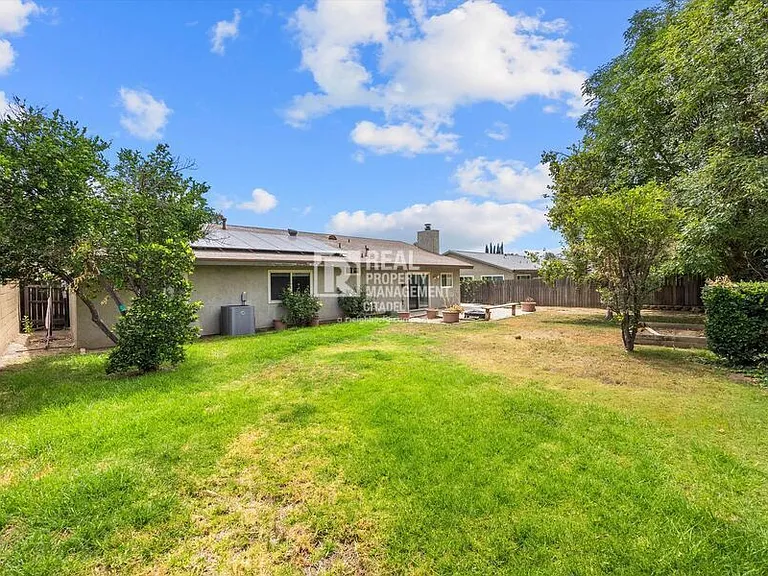 7970 Cambridge Ave — Photo 14