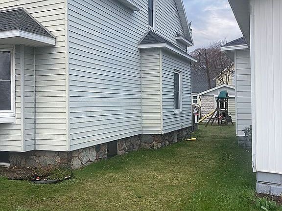 3rd image of 176 E Woodward Ave