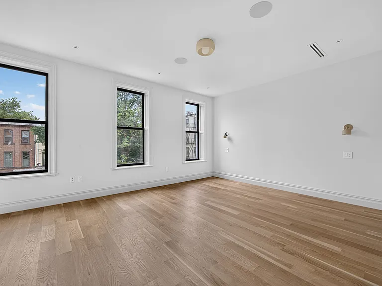 552 Macon St #2 — Photo 18