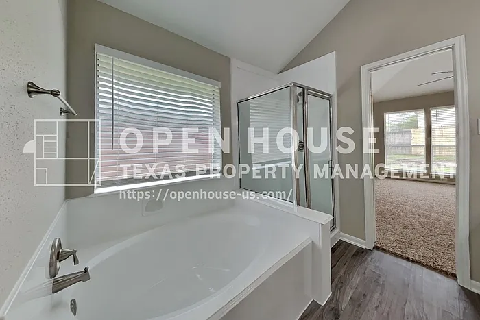 2222 Friarwood Trl — Photo 13