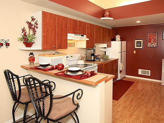 2nd image of 9200 Redmond Woodinville Rd NE APT C201