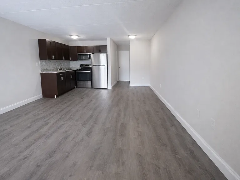 West Palm Lane — Photo 31