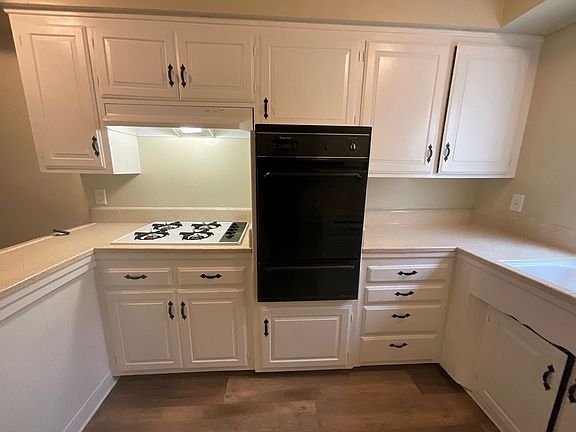 5th image of 924 S Arden Pl #8