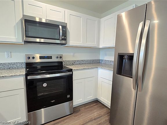 4th image of 1260 Stone Ridge Cir