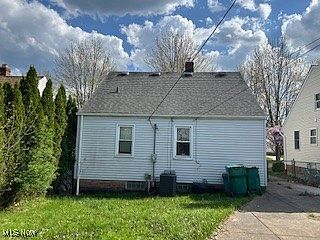 3rd image of 15705 Fernway Dr