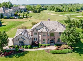 S76W25865 Prairieside Dr, Waukesha, WI 53189