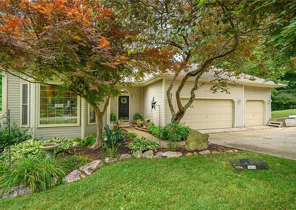 1st image of 6528 Julia Ln