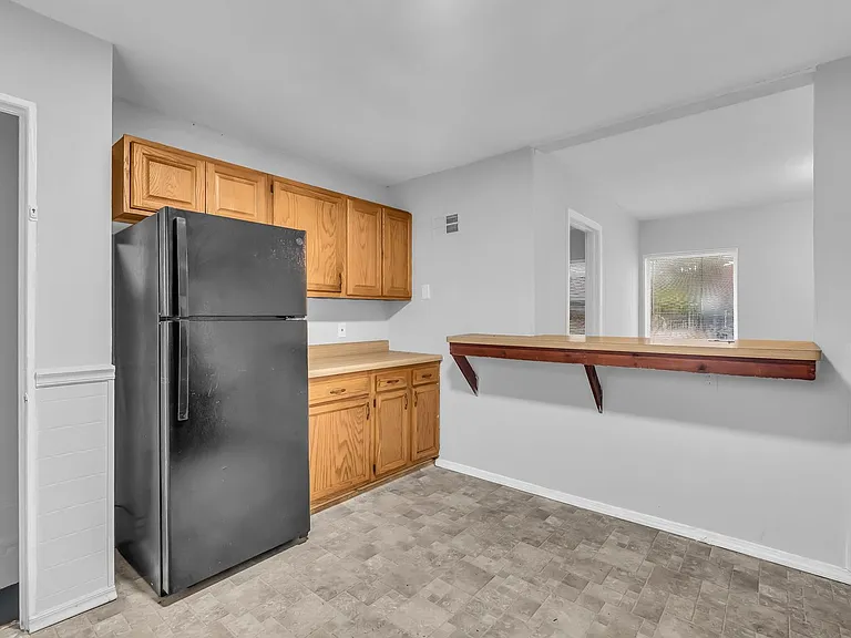 10521 Duke Dr — Photo 7