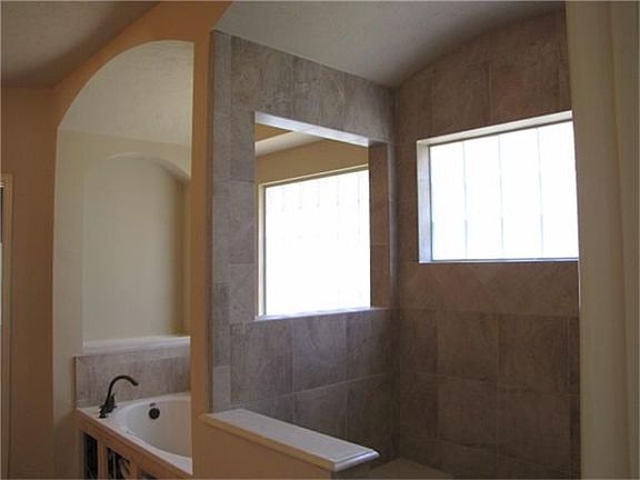 3rd image of 15 N Beech Springs Cir