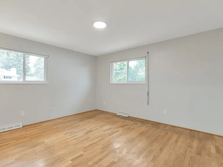 1202 S Moline St — Photo 5