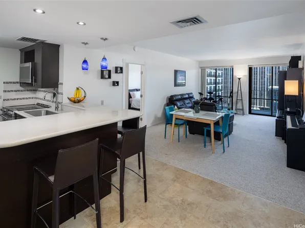 700 Richards St APT 1505, Honolulu, HI 96813