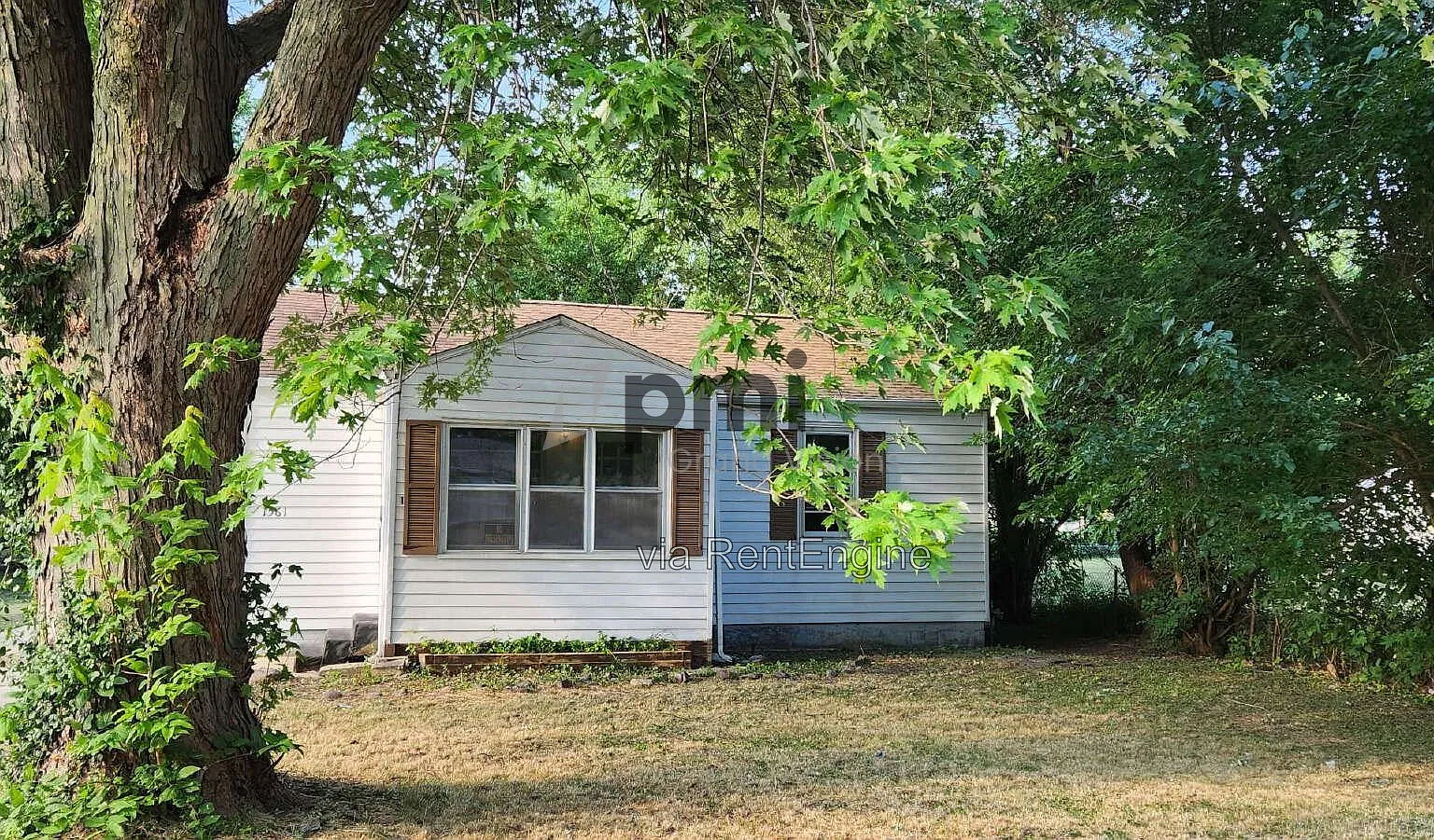 2 bed, 1.0 bath, 720 sqft, $941 — Photo 1