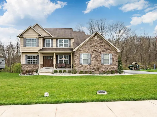 106 Pleasant View Dr, Douglassville, PA 19518