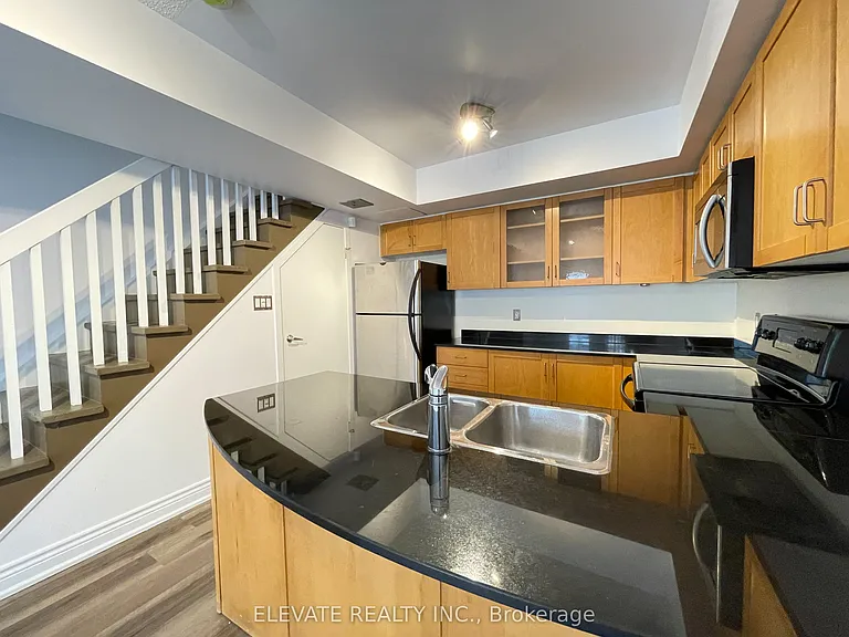 42 Western Battery Rd #706 — Photo 5