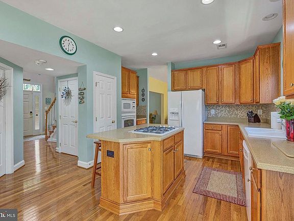 3rd image of 43937 Camellia Dr
