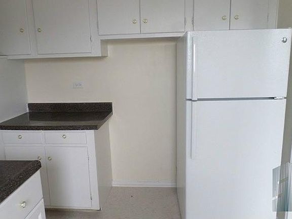 5th image of 1040 Neilson St APT 4K