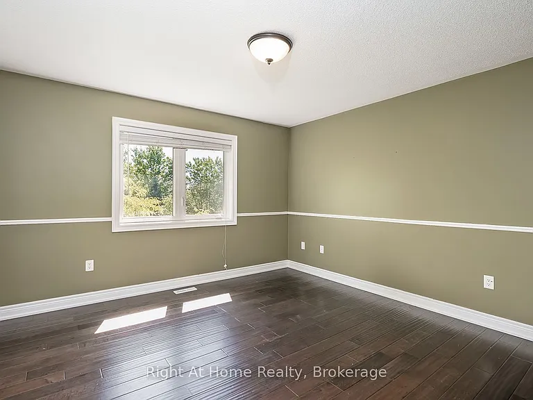 2096 Bingley Cres — Photo 20