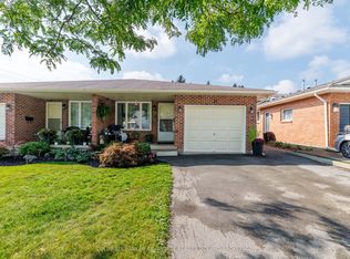 11 Woodland Dr, Welland, ON L3C 7C9
