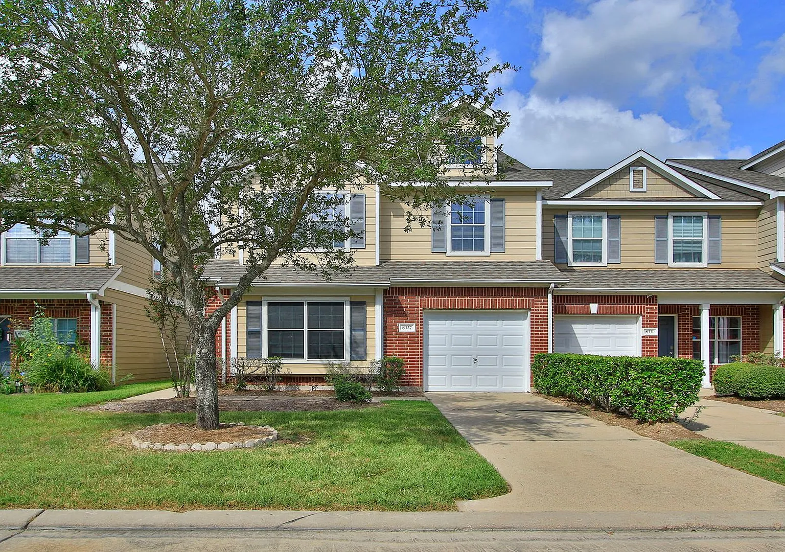 For Lease | 3 Bed, 2.5 Bath | 1,975 Sq Ft | Hanover Community | — Photo 2