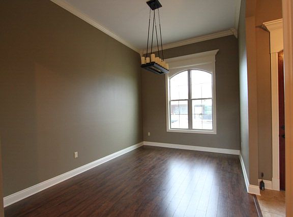 4th image of 319 Ravensaide Dr