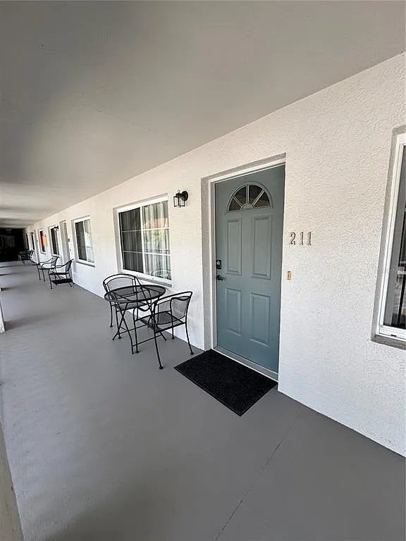2 bed, 2.0 bath, 912 sqft, $1,950 — Photo 3