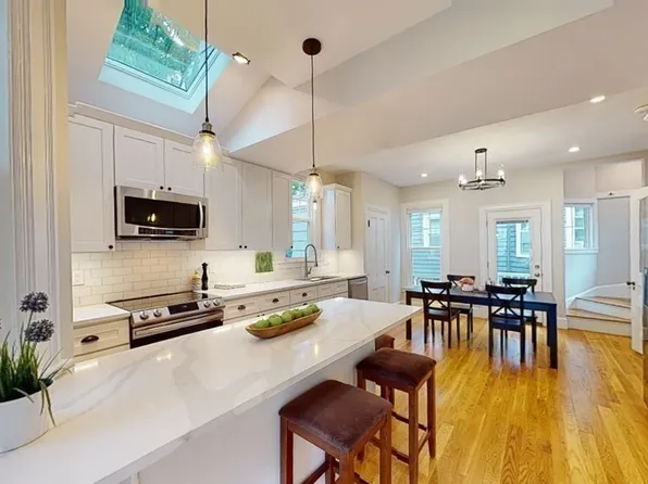 102 Thurston St #R, Somerville, MA 02145