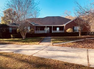 90 Southern Oak Dr, Dothan, AL 36301