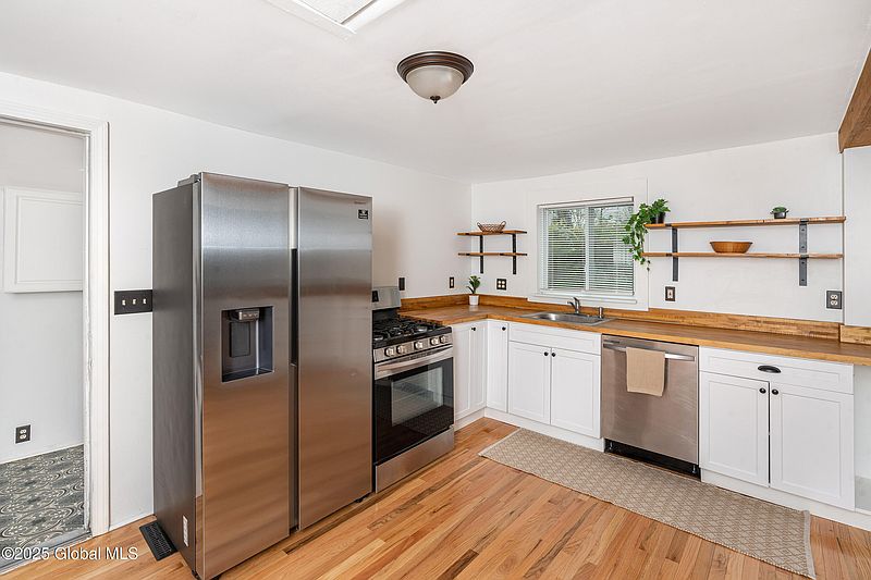 4th image of 37 111th Street