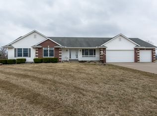 14710 109th Avenue Ct, Davenport, IA 52804