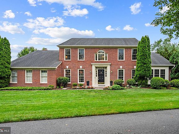 2nd image of 10215 Martinhoe Dr