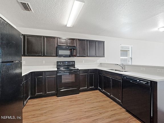 5th image of 77795 LUMBER CREEK Boulevard
