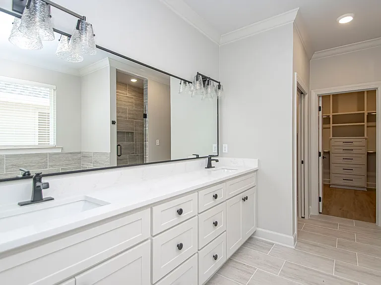 404 Gardens Ln — Photo 17
